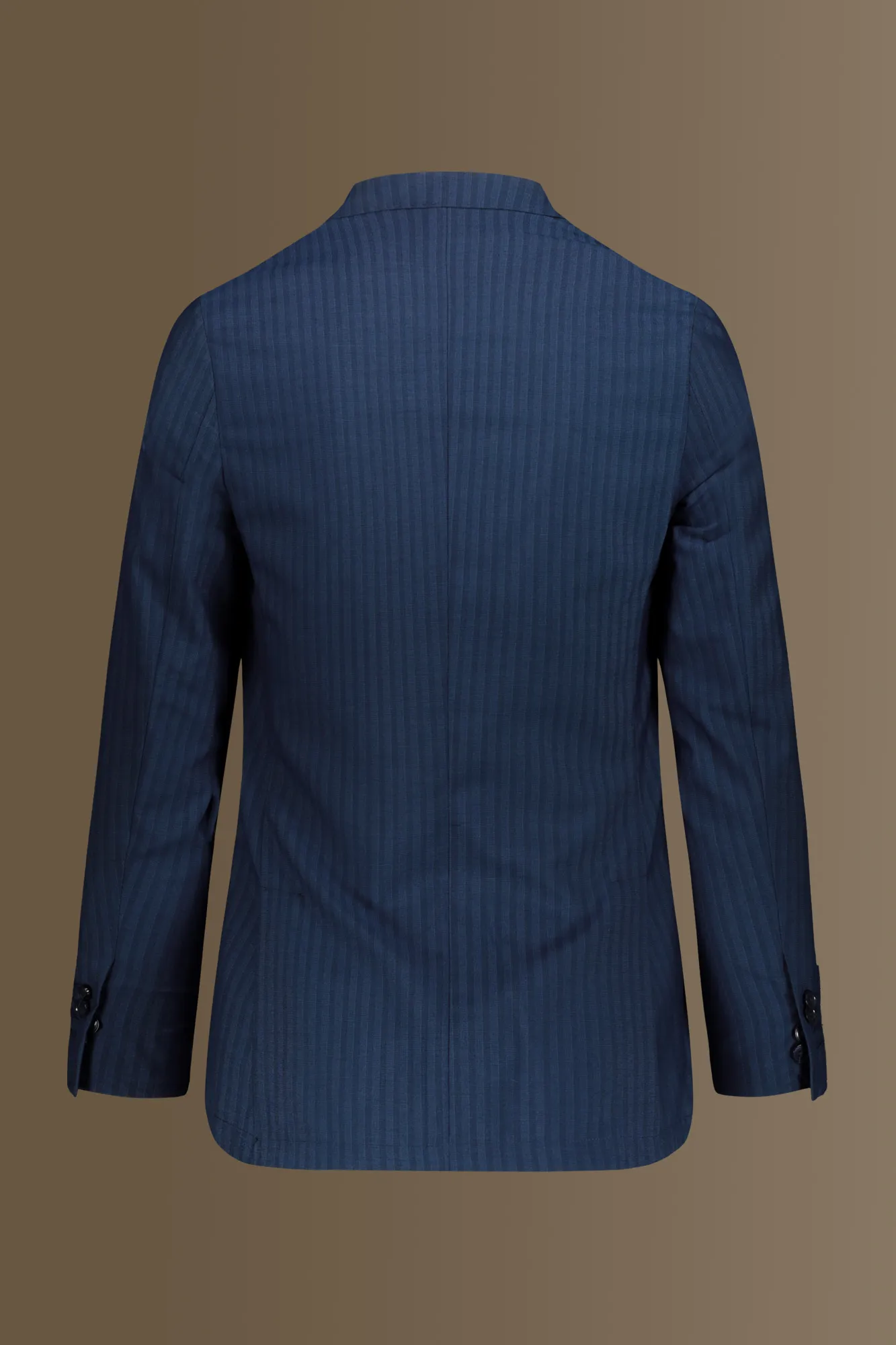 Abito monopetto uomo d'ispirazione vintage e pantalone con risvolto