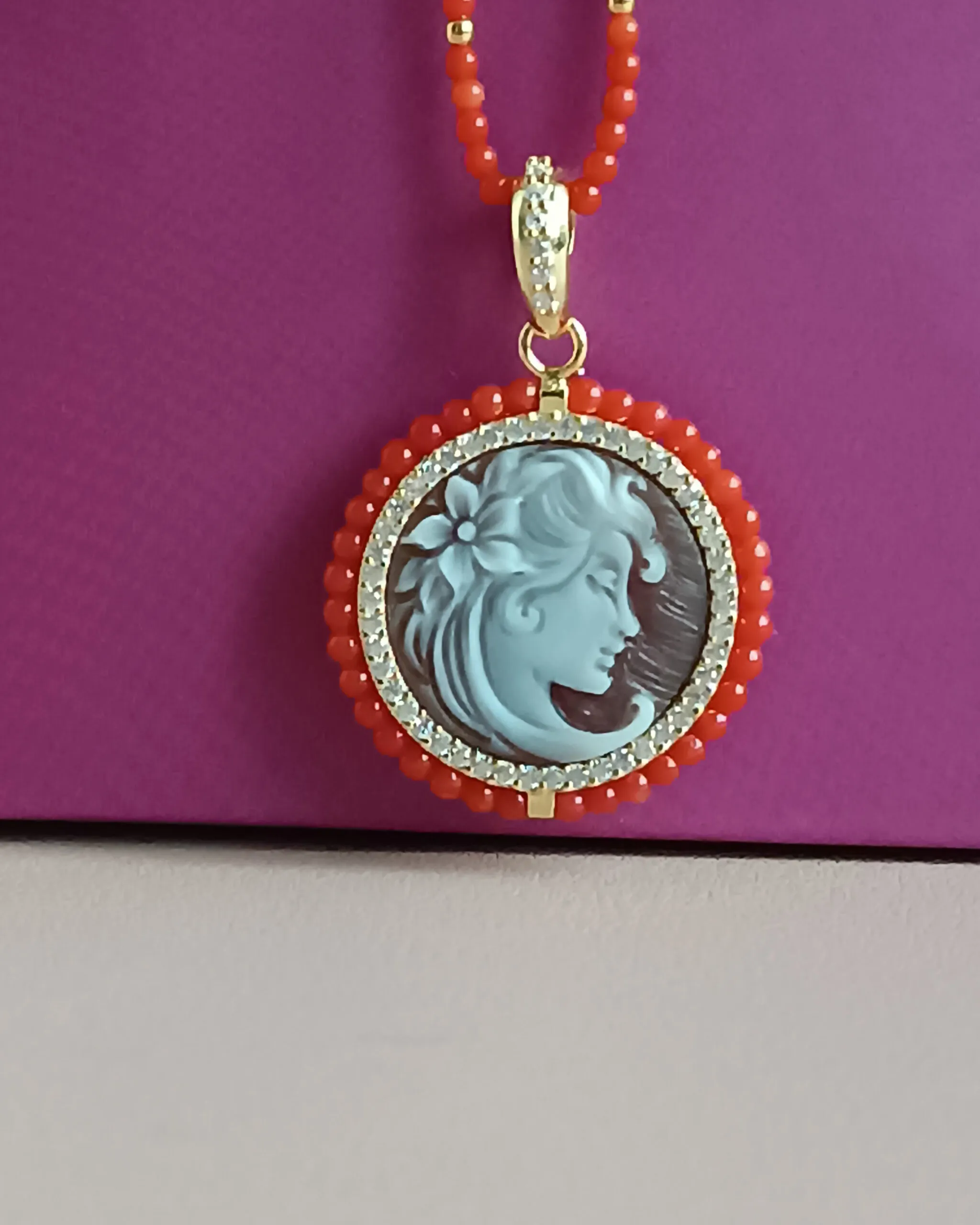 Collana Girocollo con Corallo Rosso e Cammeo Autentico di Torre del Greco