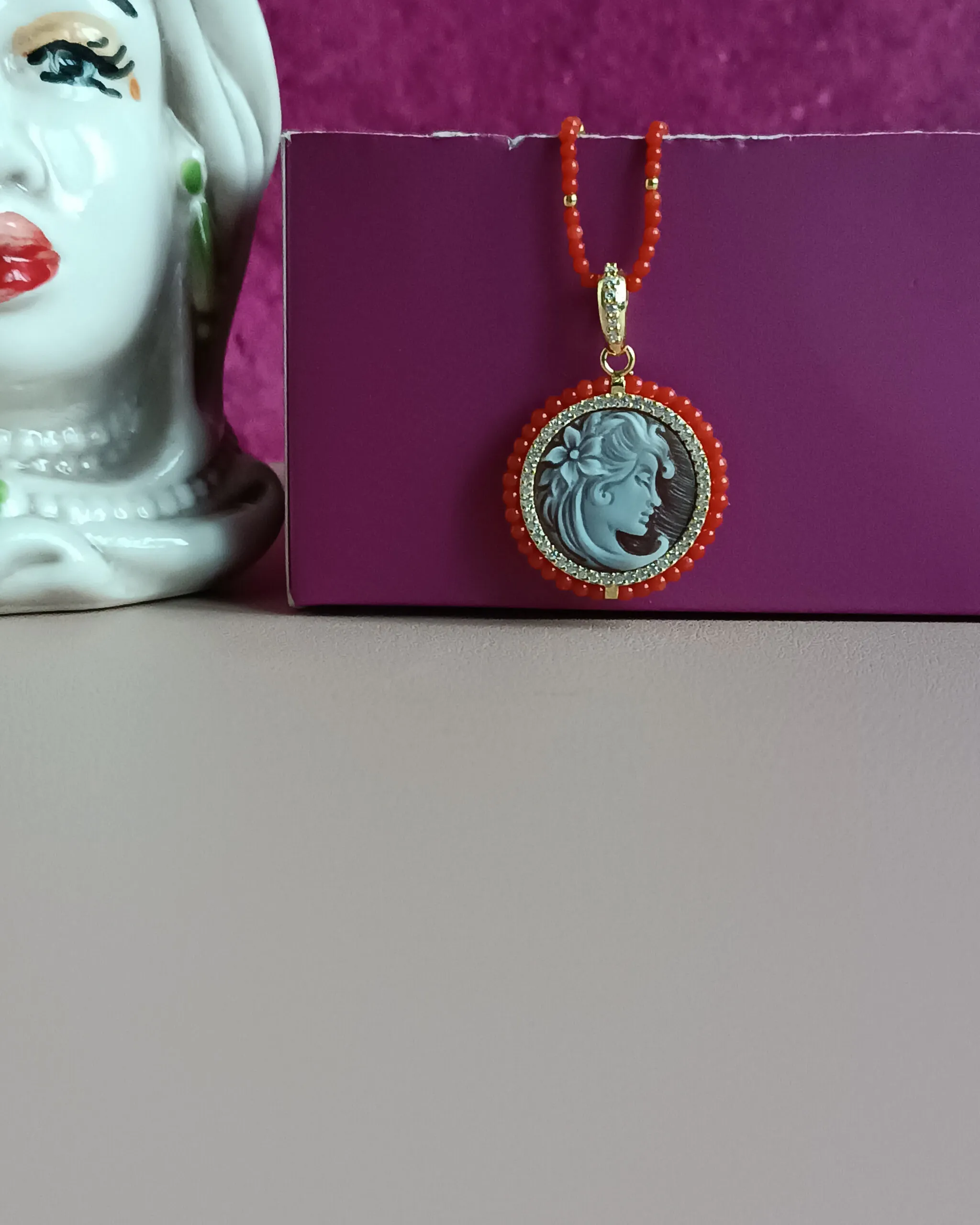 Collana Girocollo con Corallo Rosso e Cammeo Autentico di Torre del Greco