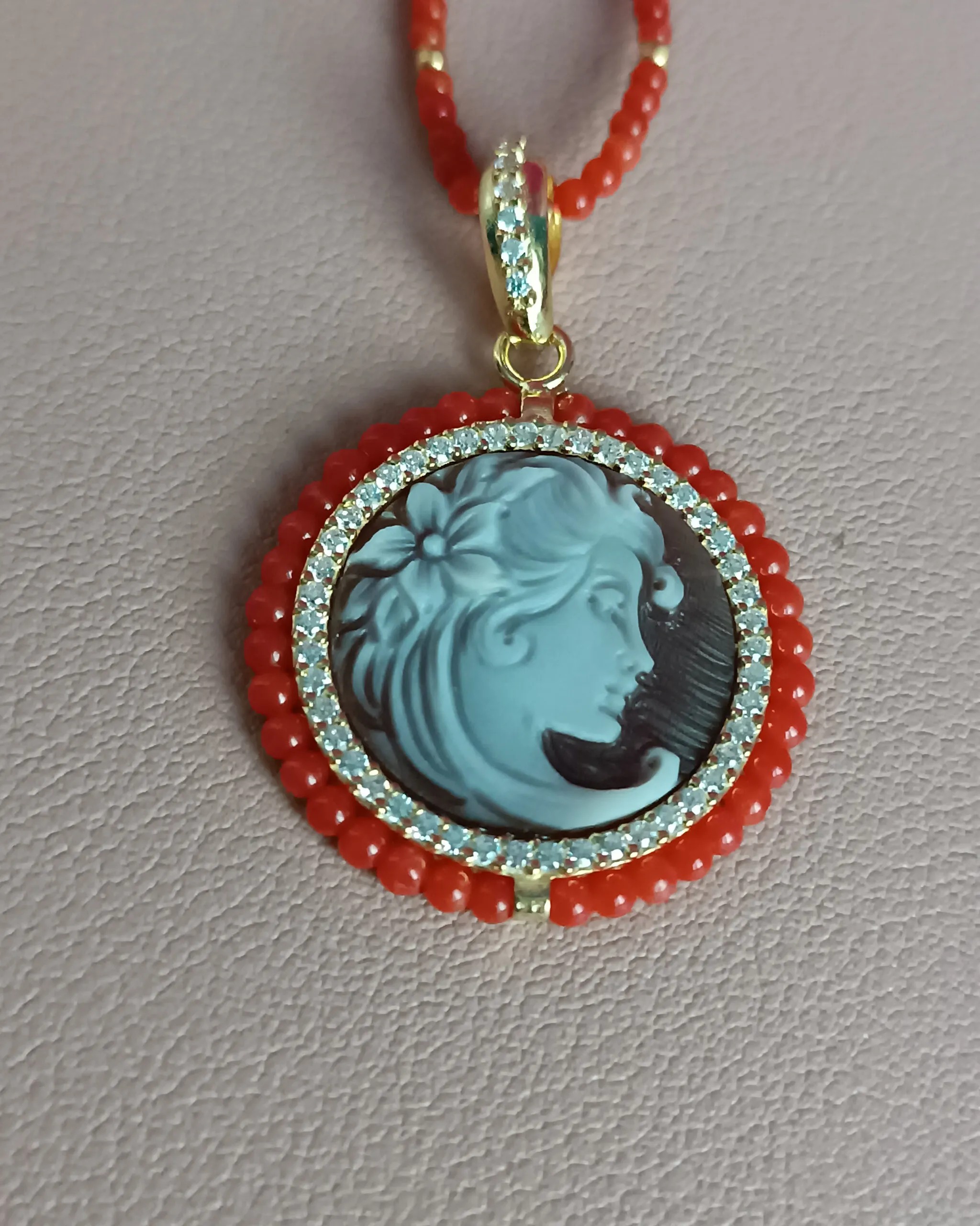 Collana Girocollo con Corallo Rosso e Cammeo Autentico di Torre del Greco