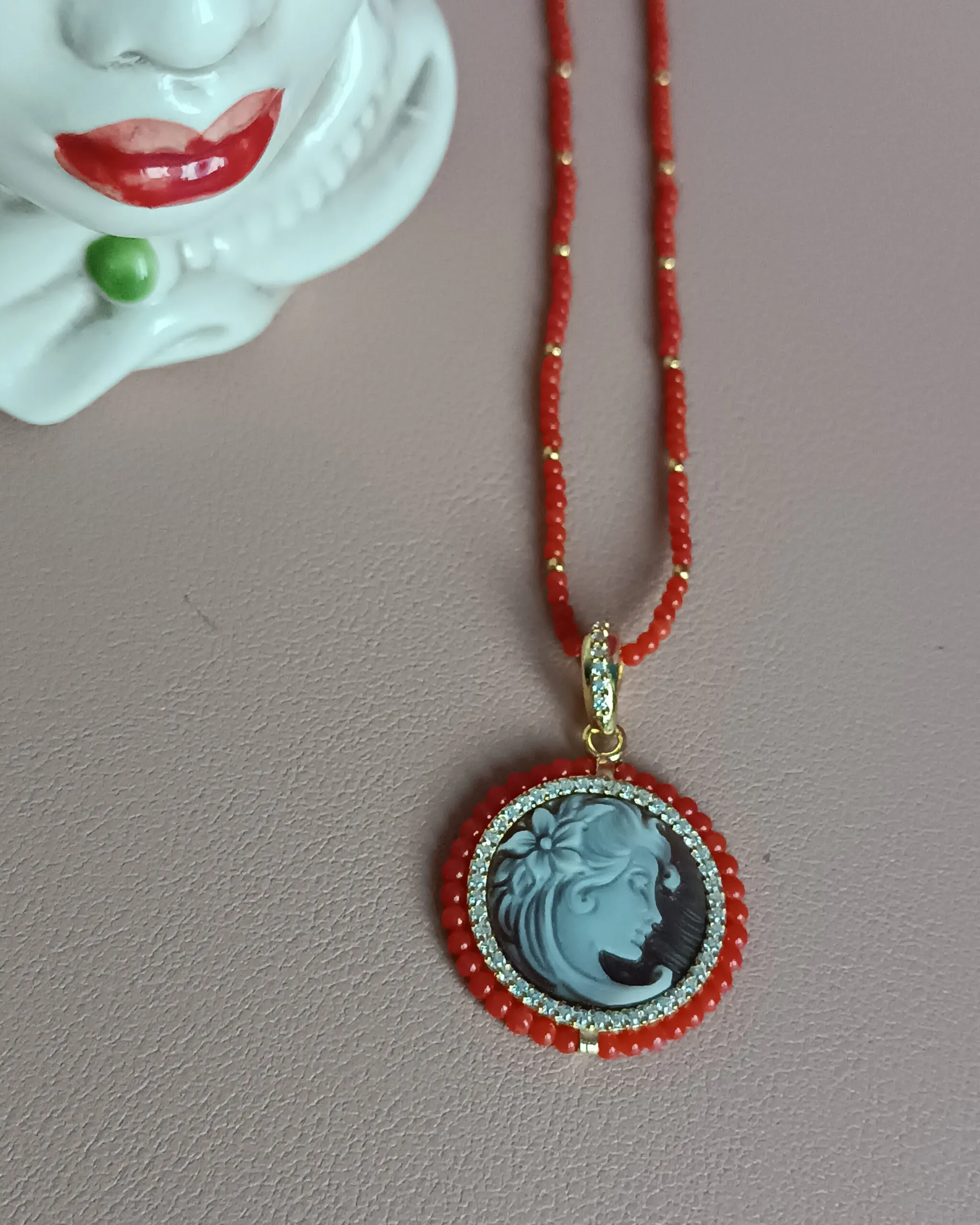 Collana Girocollo con Corallo Rosso e Cammeo Autentico di Torre del Greco