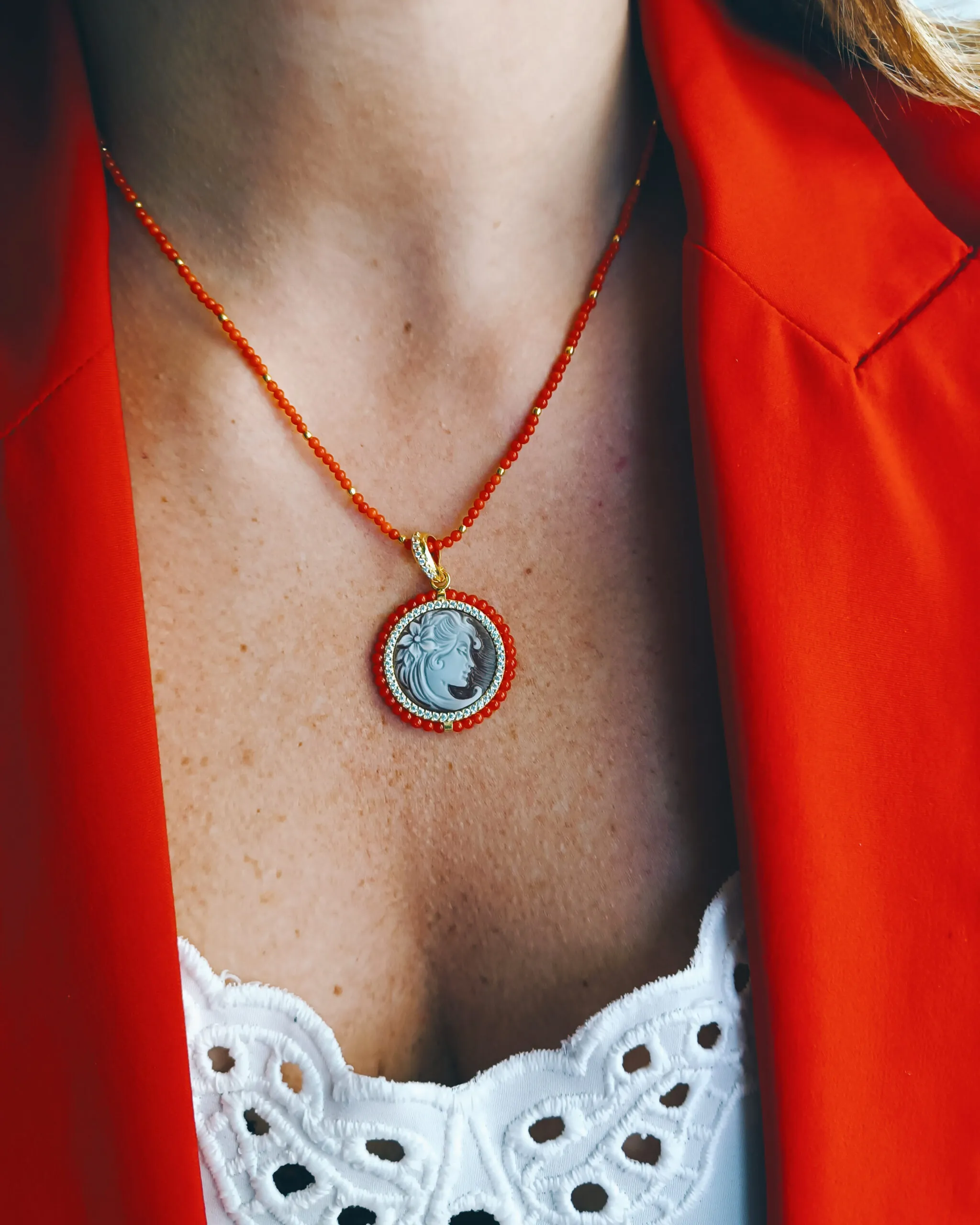 Collana Girocollo con Corallo Rosso e Cammeo Autentico di Torre del Greco