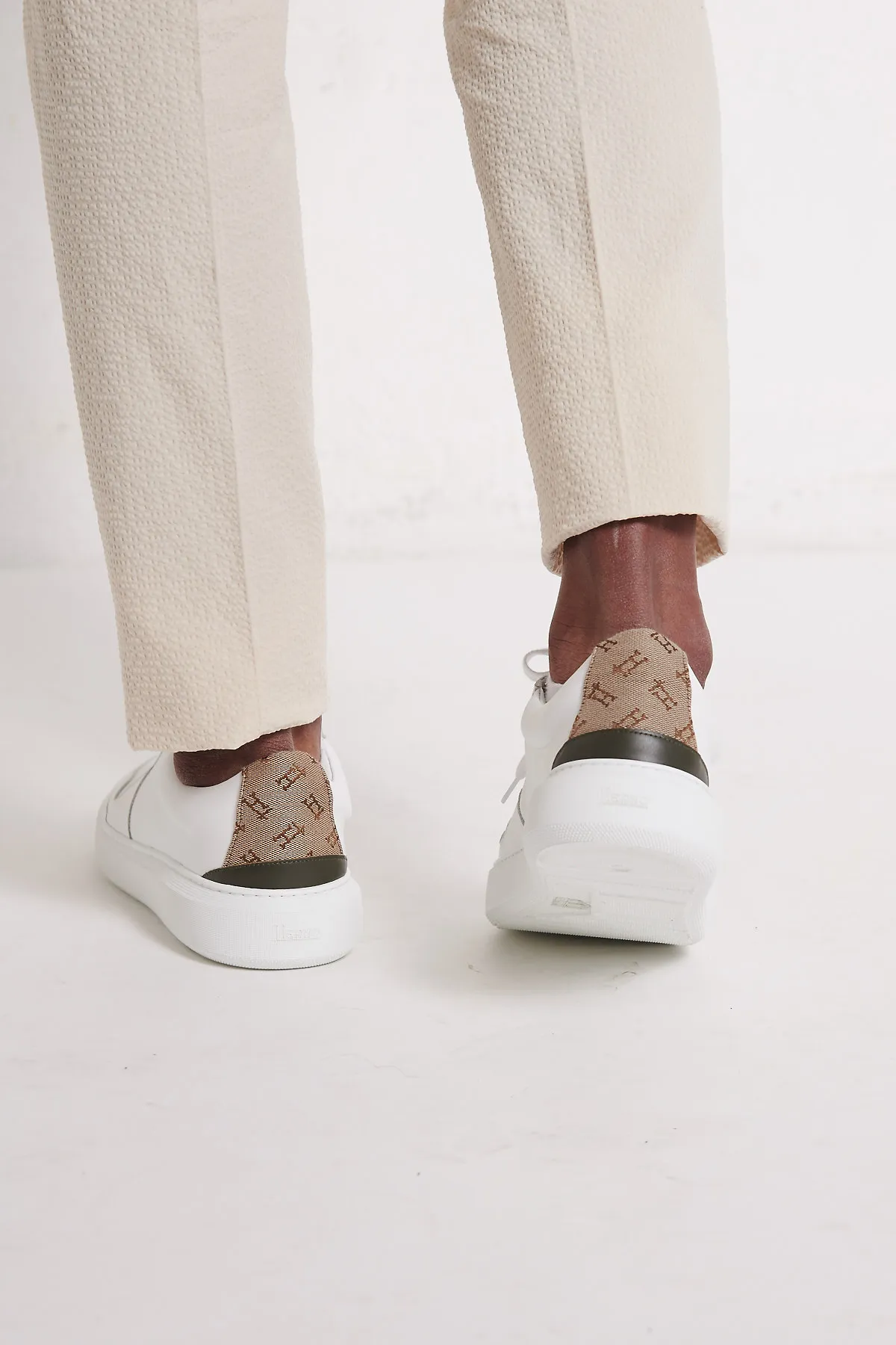 HERNO Scarpa in pelle bianca con logo