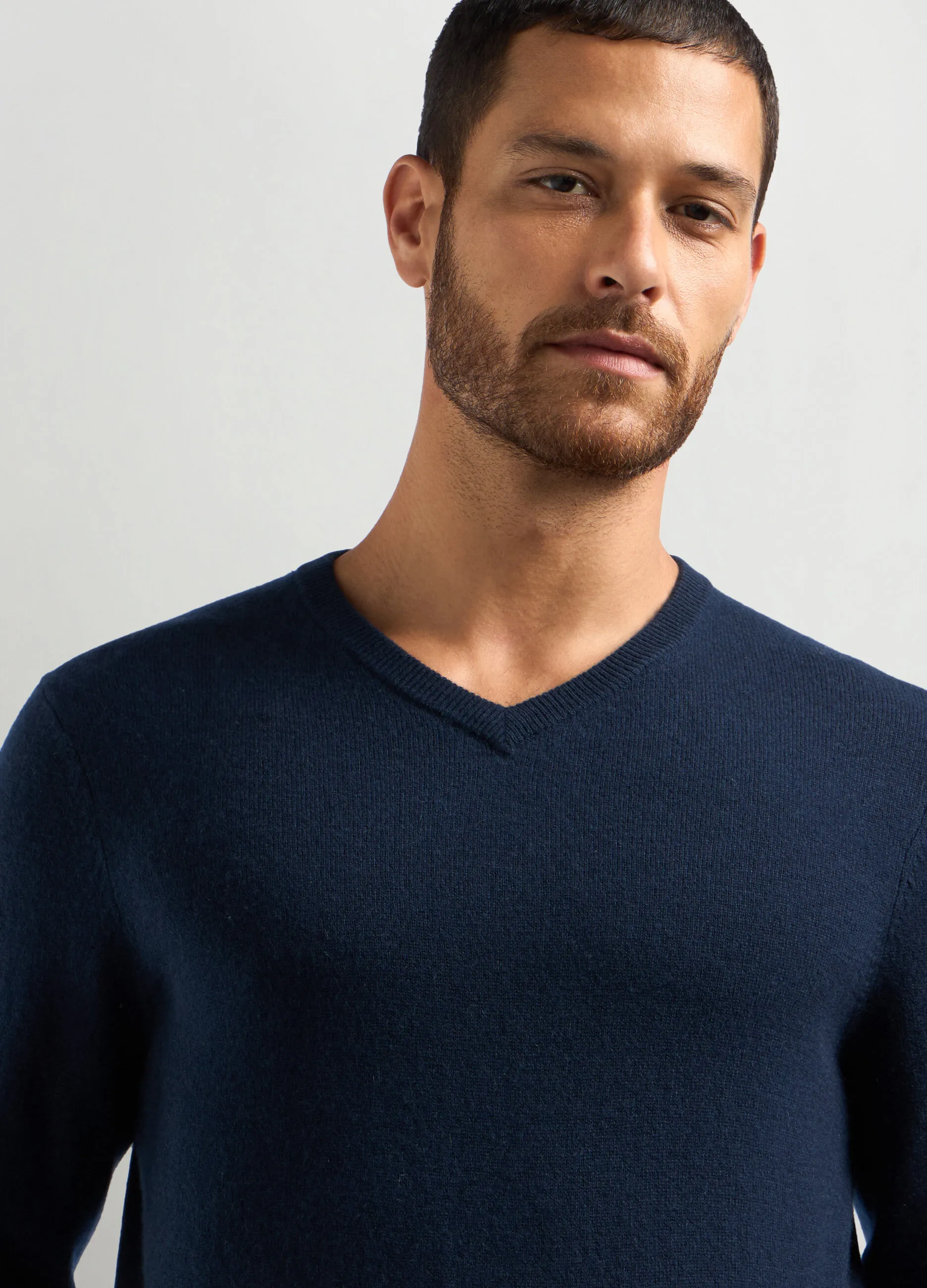 J. HART & BROS  Maglione collo a V in puro cashmere uomo