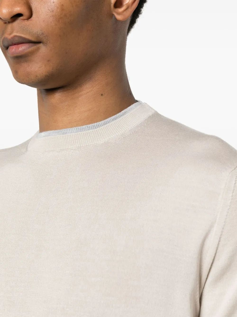 Maglione con bordi a contrasto in beige e grigio - uomo