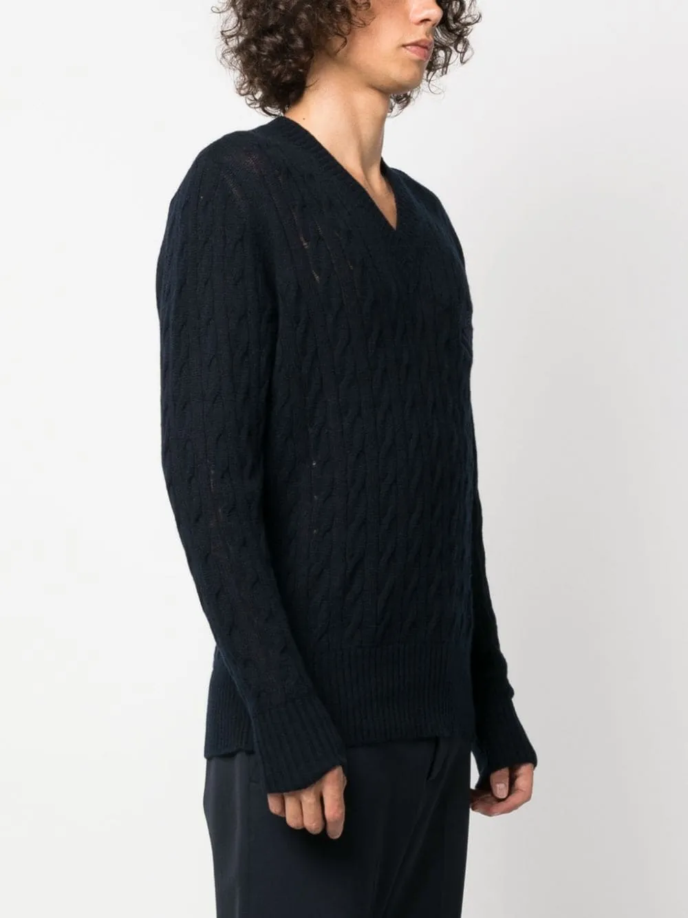 Maglione con ricamo