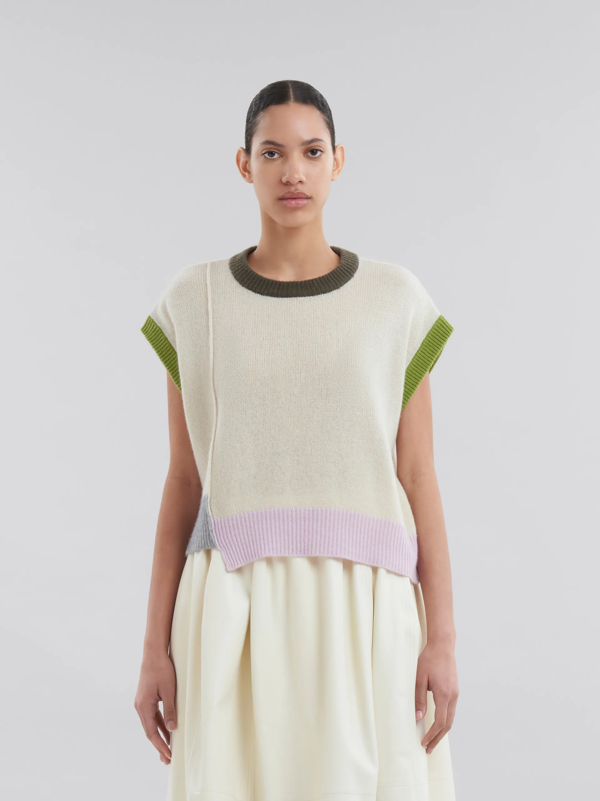 Maglione senza maniche in cashmere bianco color-block