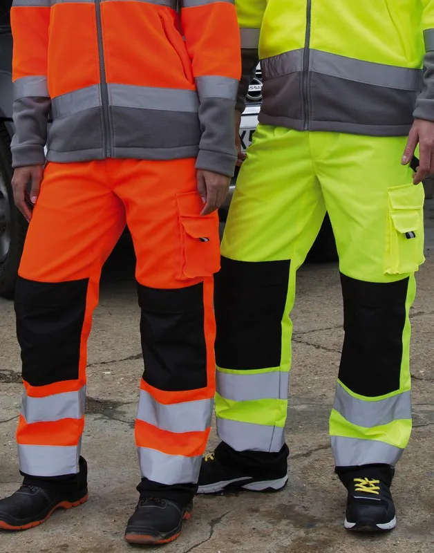 Pantaloni cargo