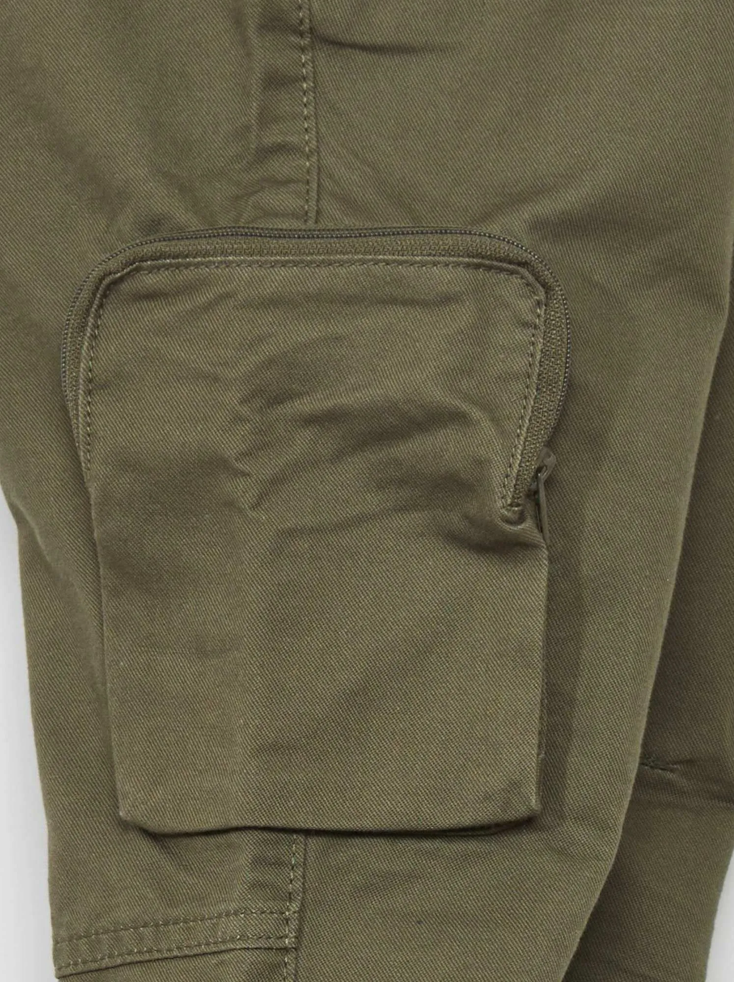 Pantaloni con tasche laterali - KAKI