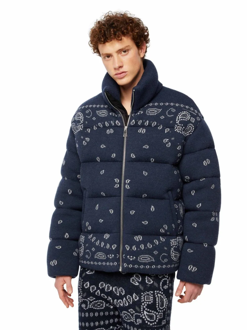 Piumino imbottito con stampa jacquard in blu - uomo