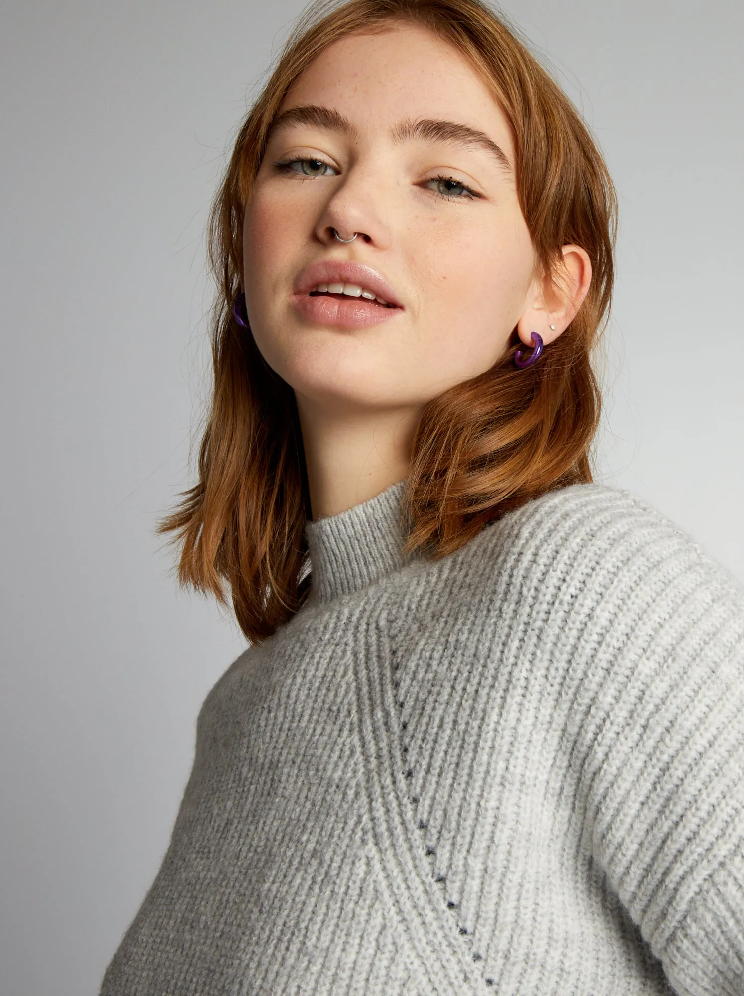 Pullover a maglia grossa traforato - GRIGIO