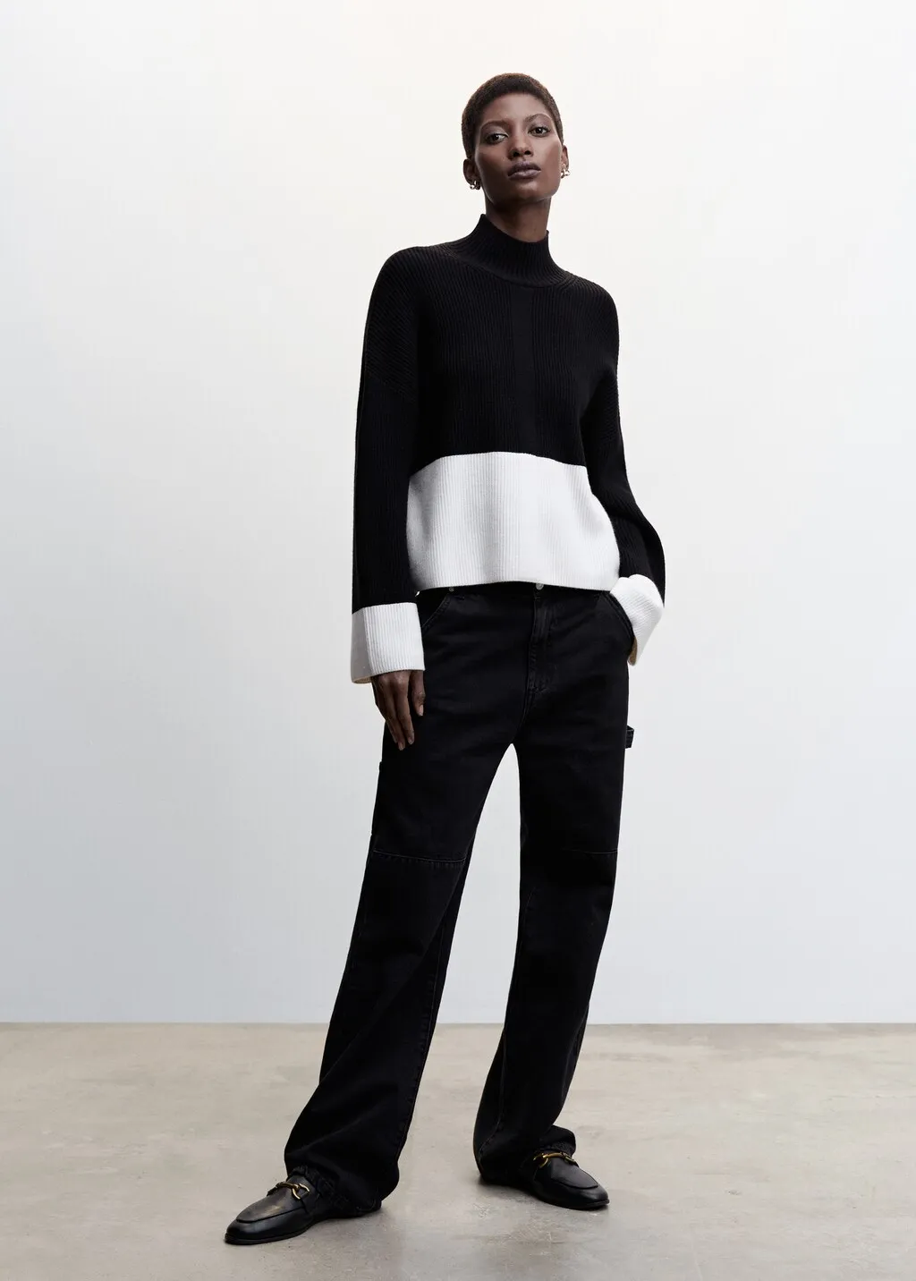 Pullover collo alto bicolore