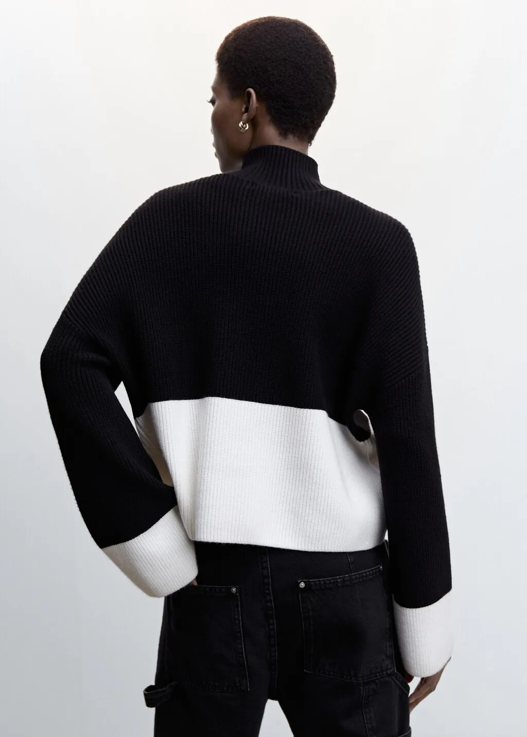 Pullover collo alto bicolore