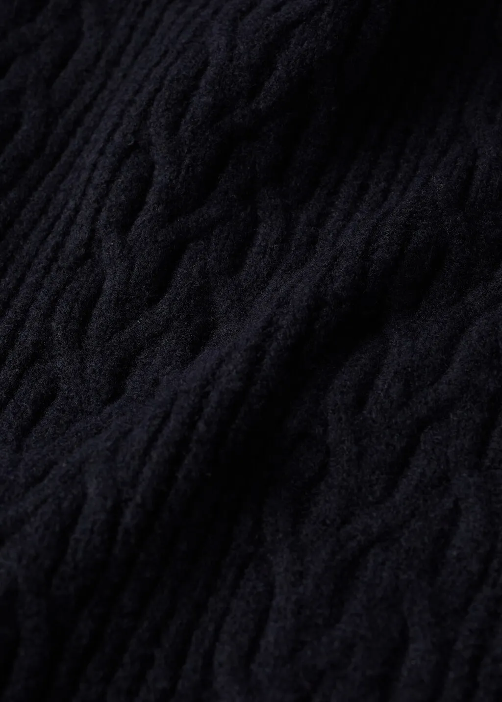 Pullover collo alto intrecciato