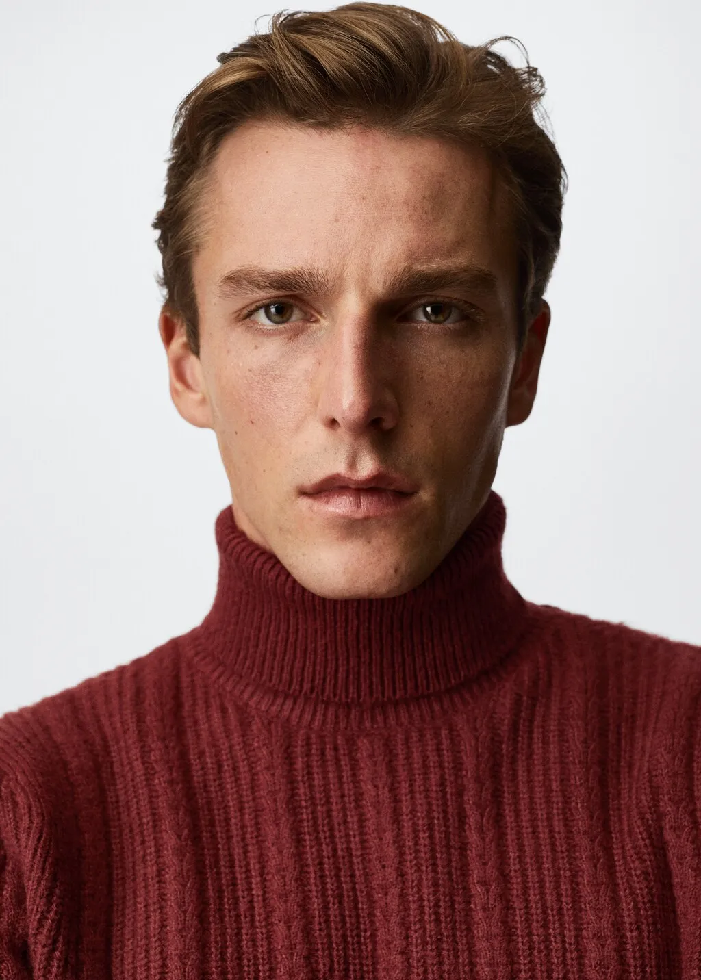 Pullover collo alto strutturato