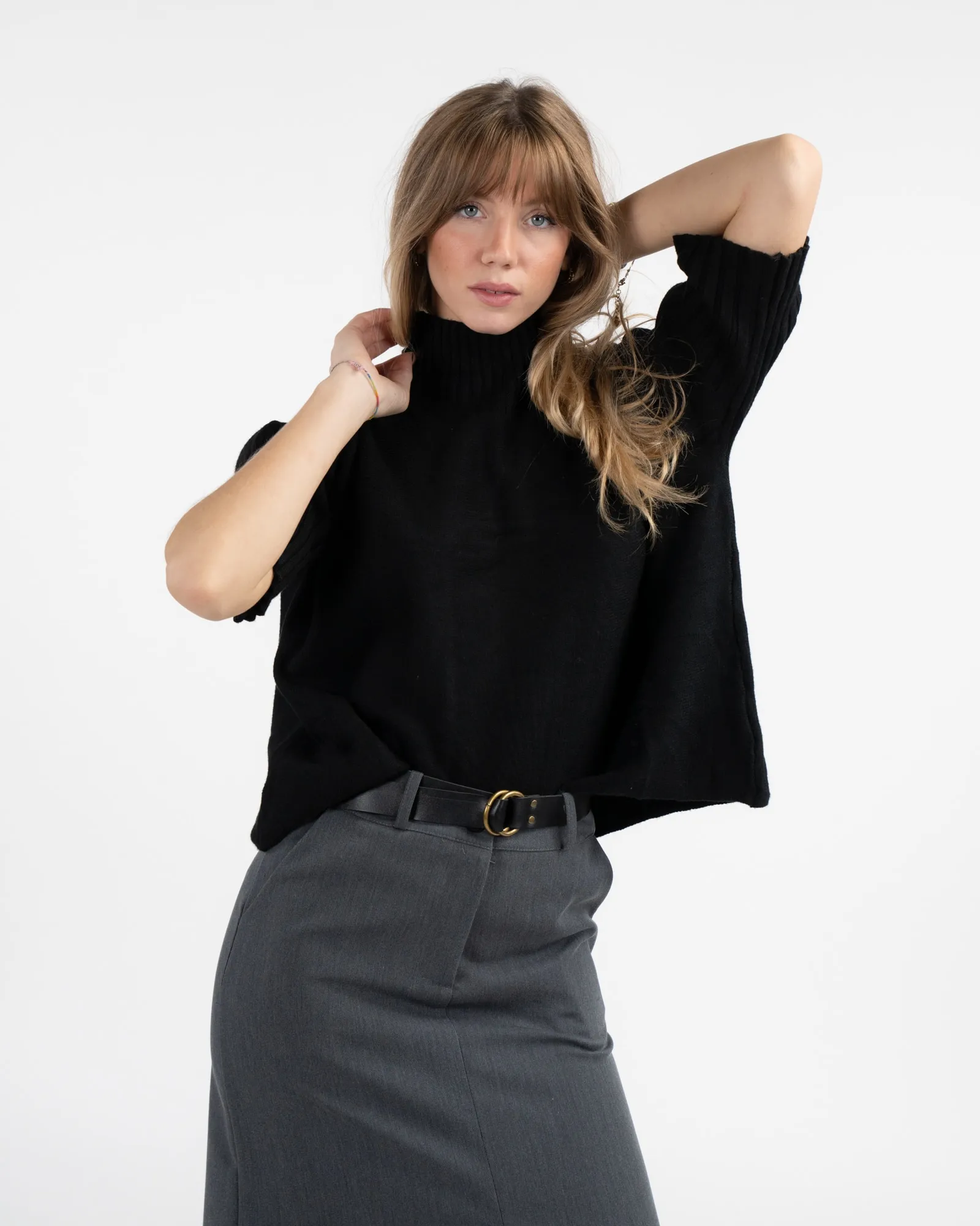 Pullover con collo alto a costine - NERO