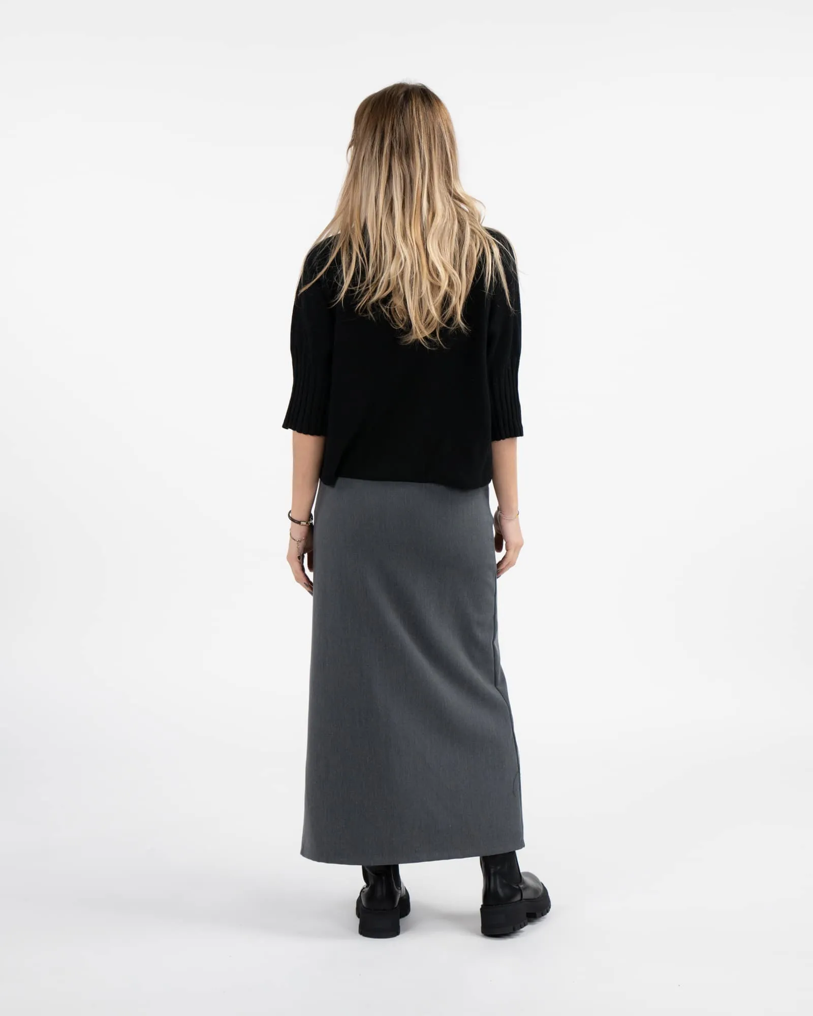 Pullover con collo alto a costine - NERO
