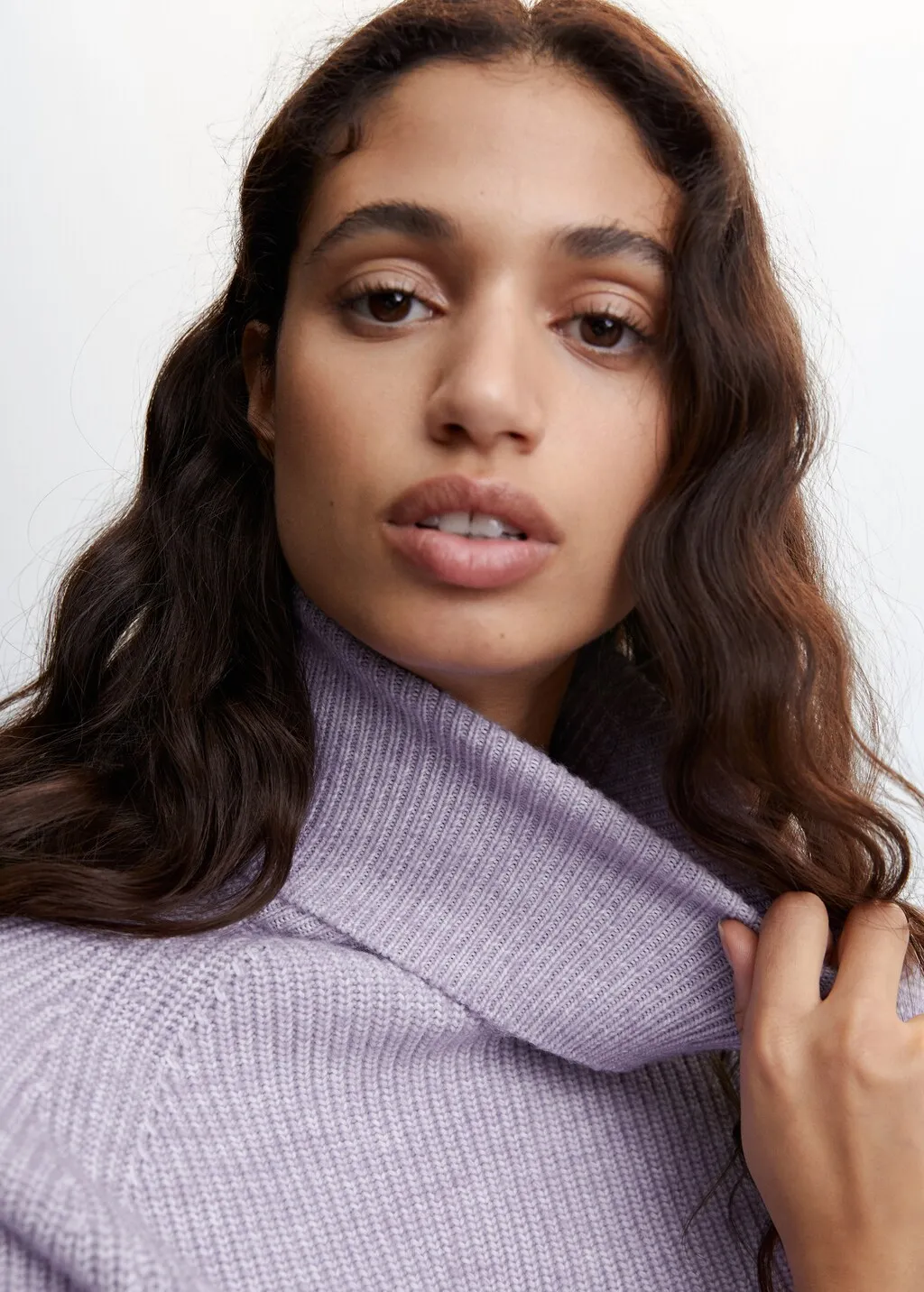 Pullover coste collo con risvolto