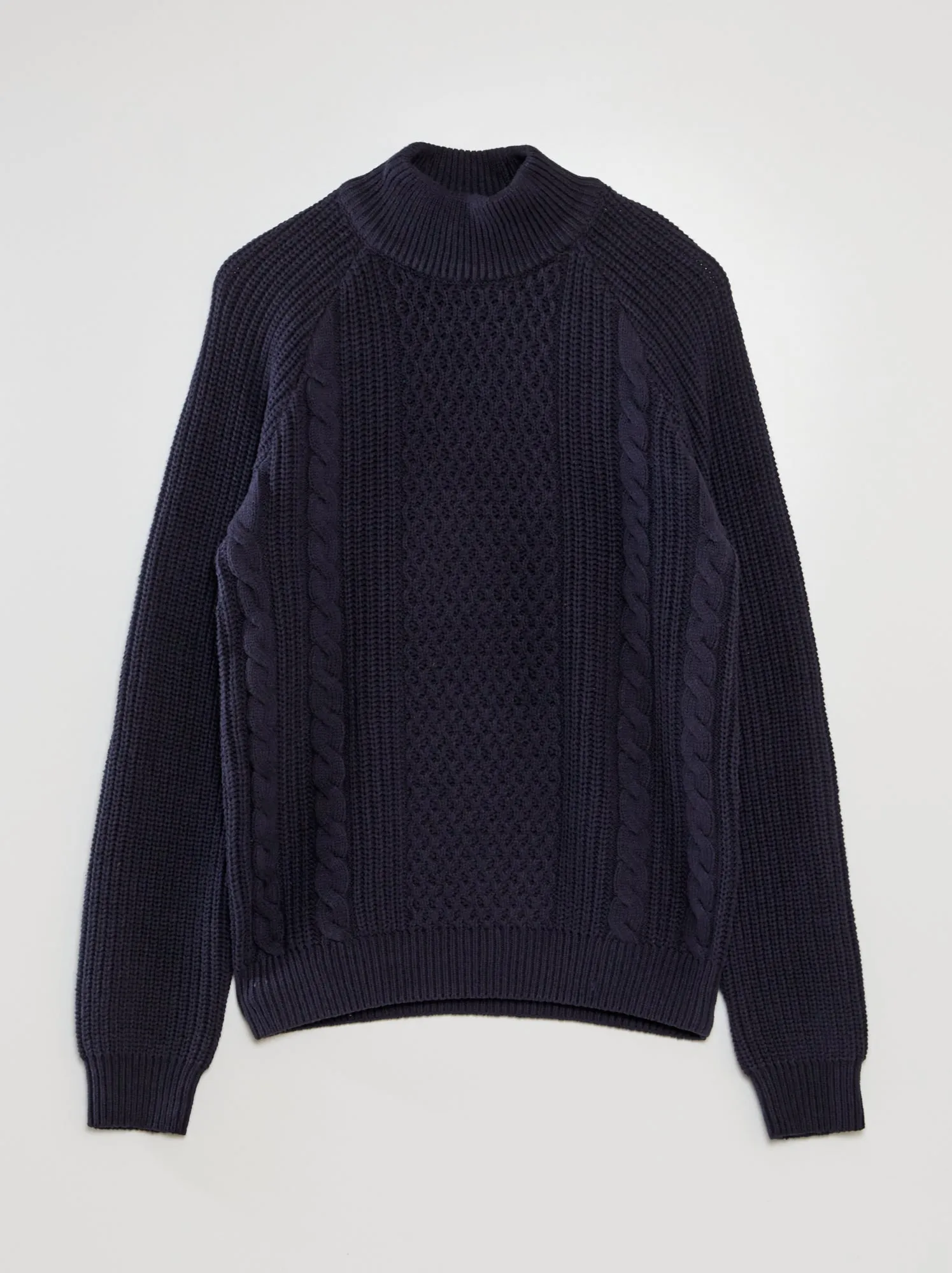 Pullover in maglia con lavorazione a trecce e collo alto - BLU
