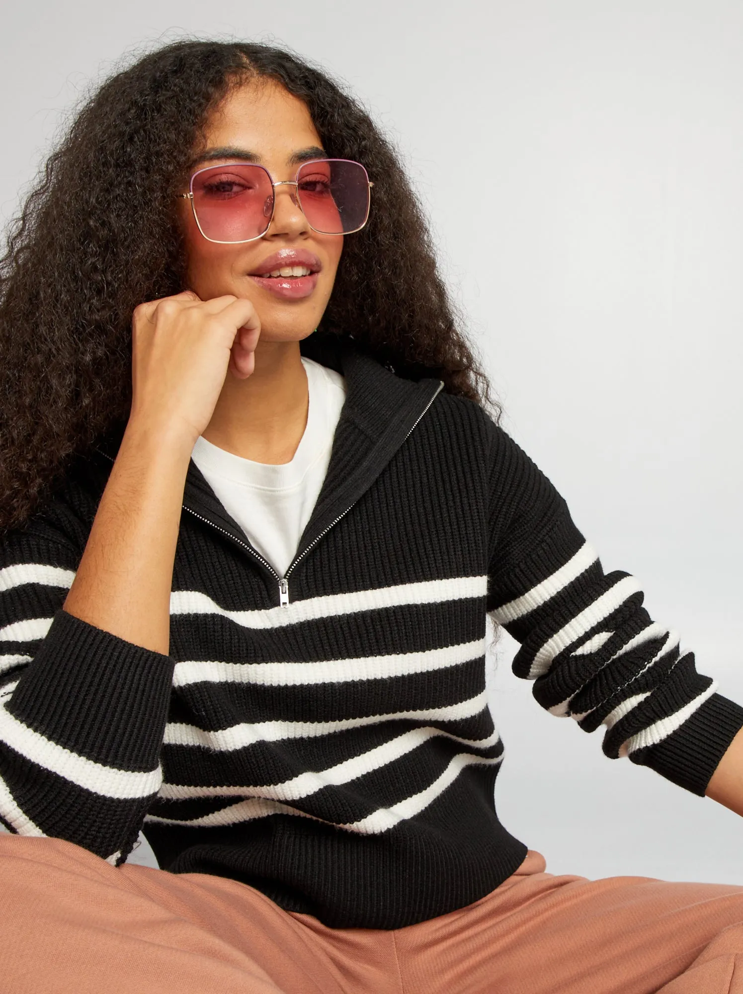 Pullover marinière a collo alto con zip - NERO