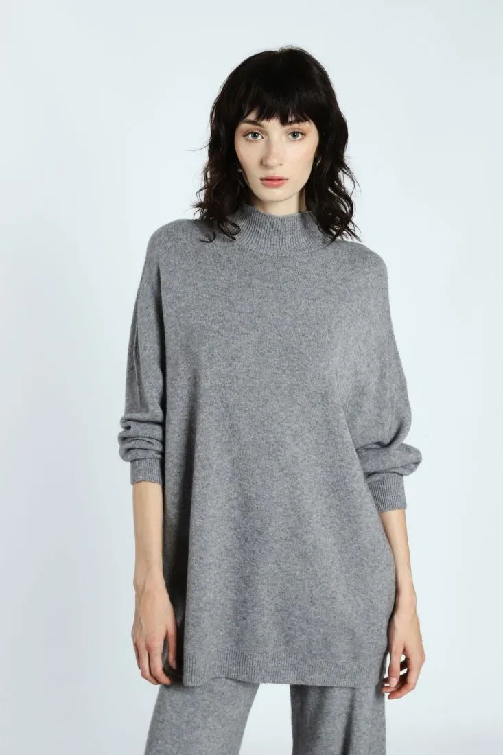 Pullover oversize monocolour a collo alto