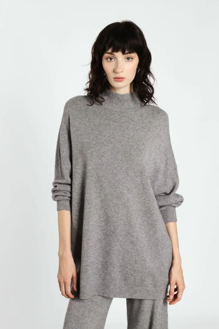 Pullover oversize monocolour a collo alto