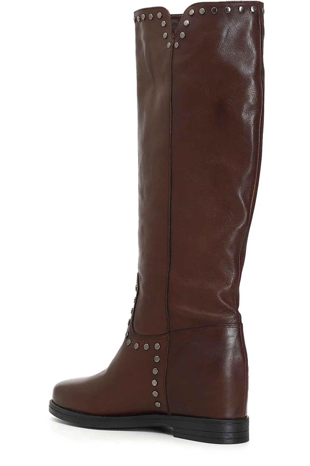 stivali alti in pelle vintage con borchie e zeppa interna