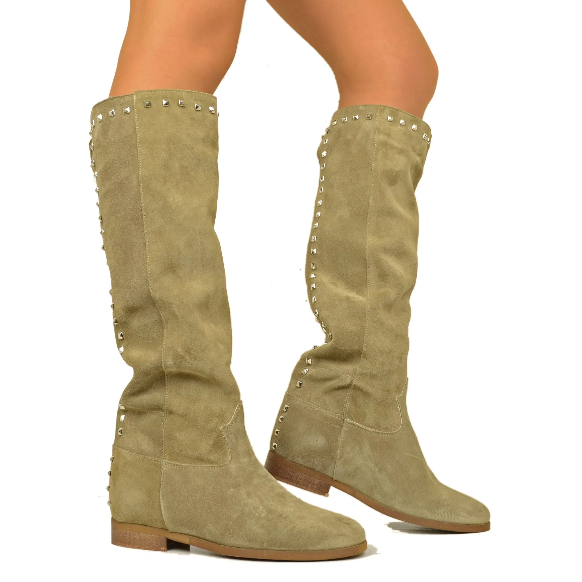 Stivali Donna con Zeppa Interna Taupe in Camoscio con Borchie