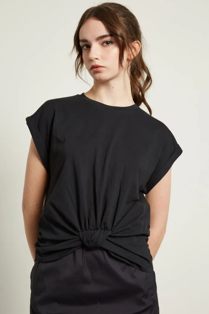 T-shirt con arricciature