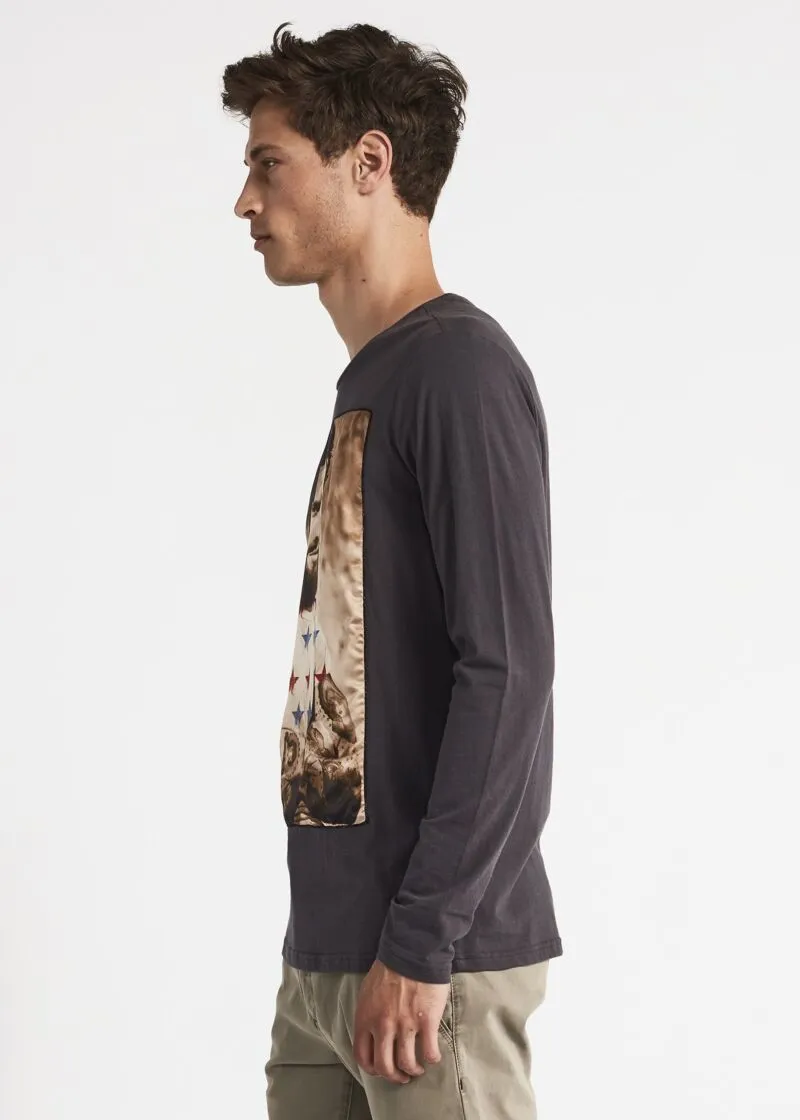 T-shirt in cotone con patch