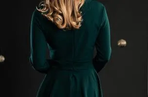 ​Abito elegante mini con scollo a V e volant K​yliana, verde